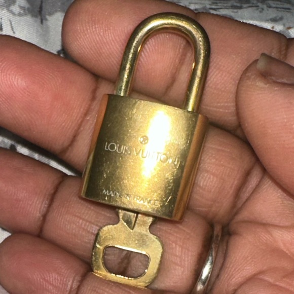 LV Lock & Key #308 - Picture 3 of 7